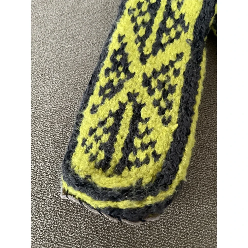 Great Outdoor Provision Co Crochet Knit Short Slipper Socks (TD)